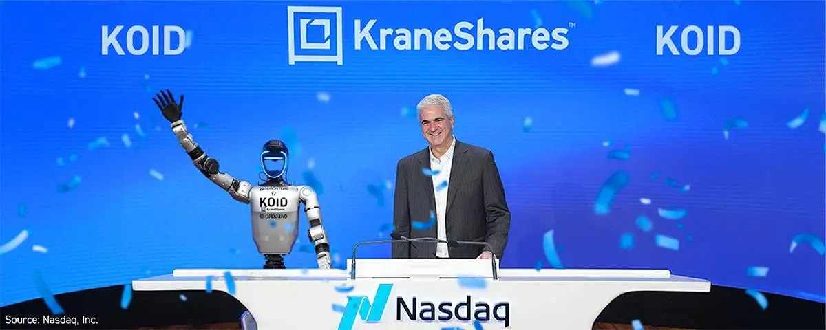 OpenMind人形机器人亮相纳斯达克，同步发布AI课程与开发者支持计划